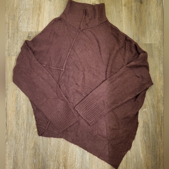 Buffalo David Bitton Elin Asymmetrical Sweater Medium Color Prune - Picture 6 of 7